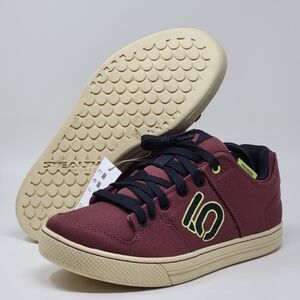 5 10 Five Ten by adidas Maroon and Black Athletic Shoes size women’s 10/11